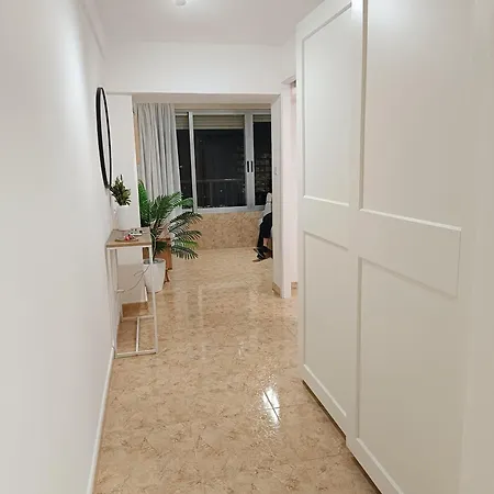 Currus Miramar Playa בנידורם